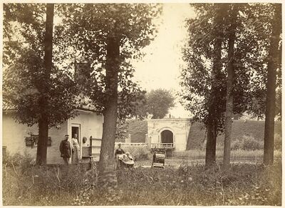 C.C. Kannemans en Zoon, De Haagpoort te Breda, (1869-1870) foto/albuminedruk, 17,7 x 24,8 cm