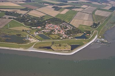 Luchtfoto van Ellewoutsdijk.