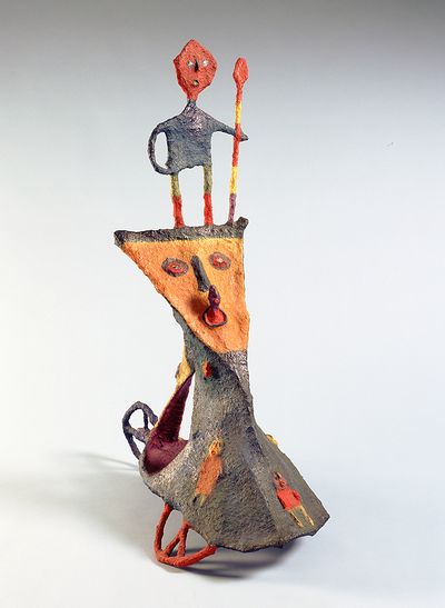 Mickaël Bethe-Sélassié, Le char, 1993, Acrylverf, papier-maché, 123x93x44 cm