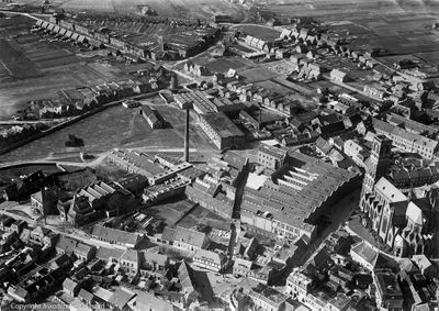 luchtfoto uit 1937 van Vroegere margarinefabriek van firma Jurgens in Oss.