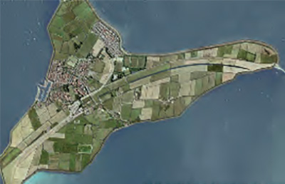 Luhtfoto van het eiland Marken.