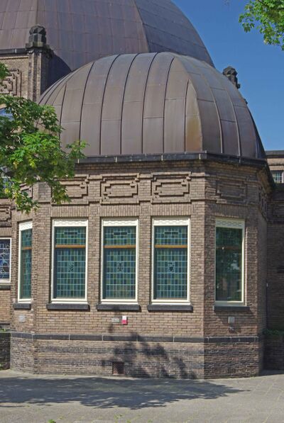 Koperbedekking op de synagoge in Enschede.