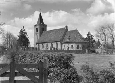 Kerkgebouw in een landelijke omgeving