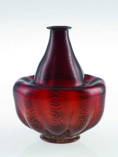 Andries Copier, Unica in rood B206, 1928, geblazen glas, 21 cm